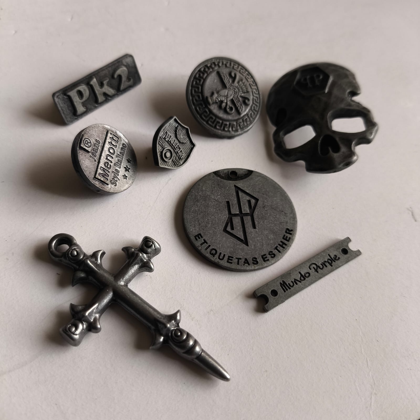 Botones y accesorios - Etiquetas Esther